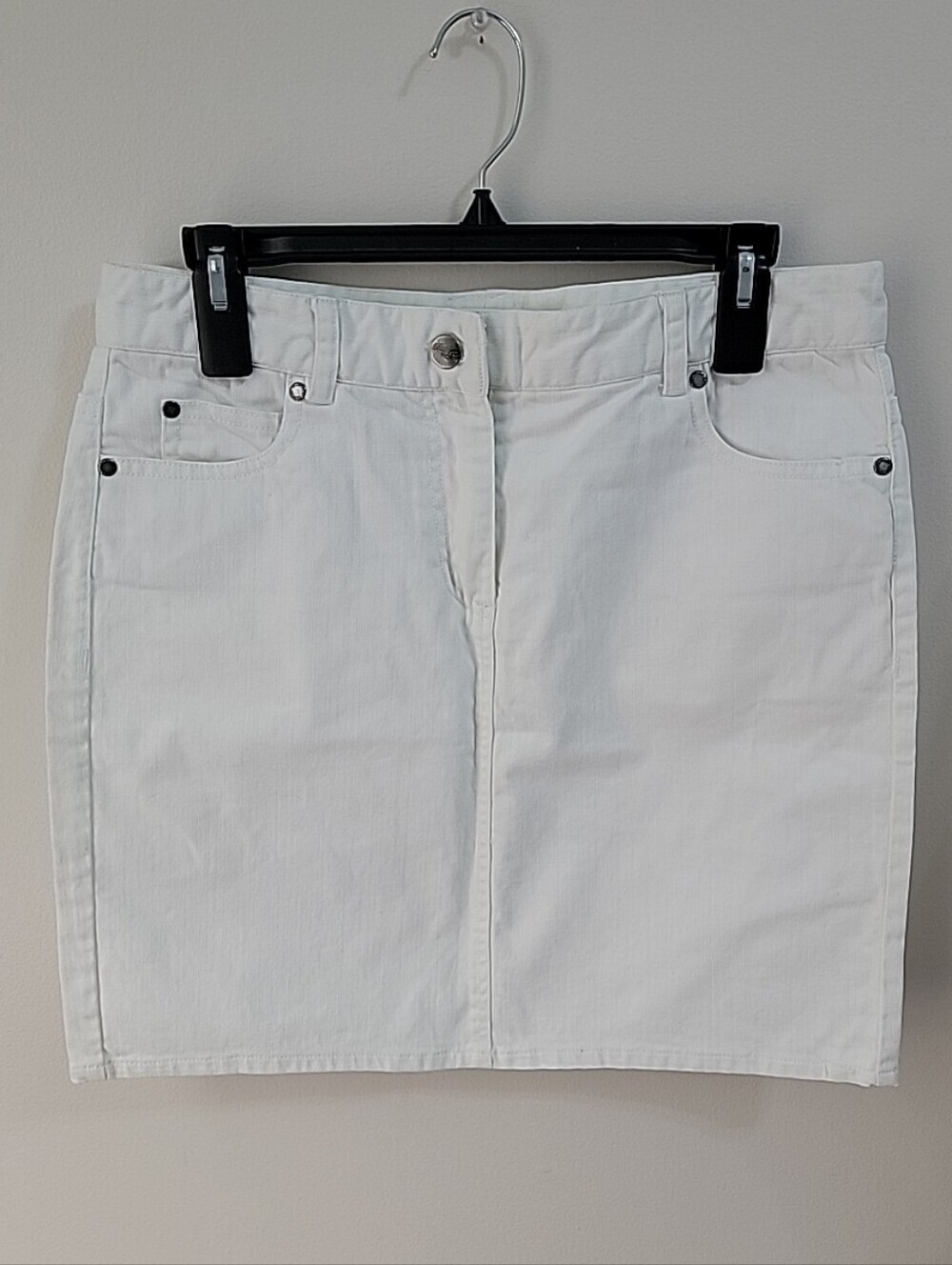 Kenneth Cole New York White Short Skirt For Women Size 8P EUC
